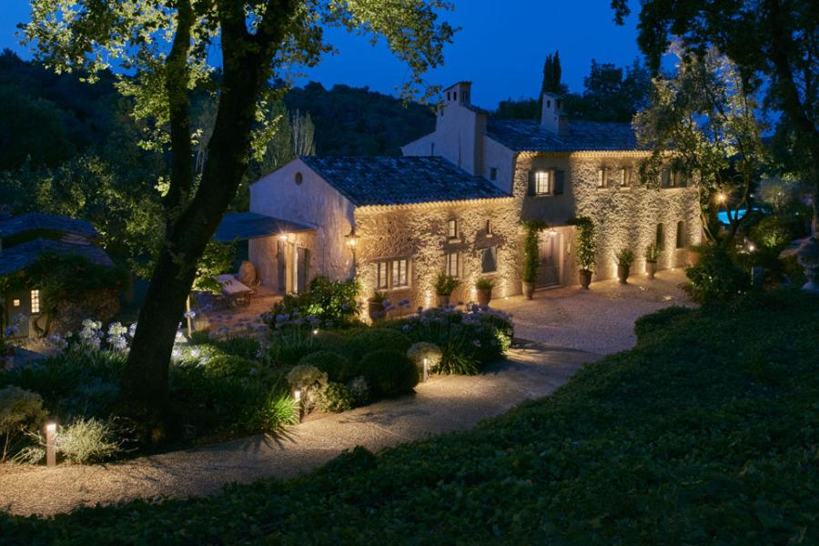 pvd-concept-projects-nona_simply-Roquefort-les-Pins (FR)-image-01.jpg