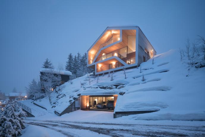 pvd-concept-projects-White line-Chalet Anzère (CH)-image-01.jpg