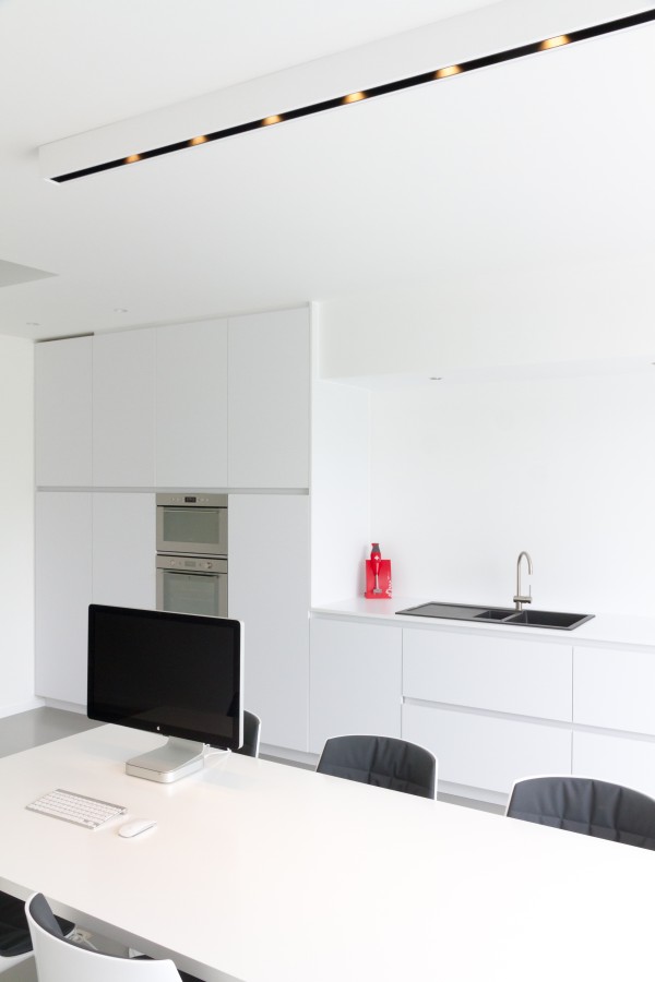 pvd-concept-projects-White line-Bruges (BE)-image-02.jpg