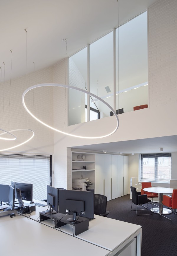 pvd-concept-projects-White line-LDBS Insurance (BE)-image-04.jpg
