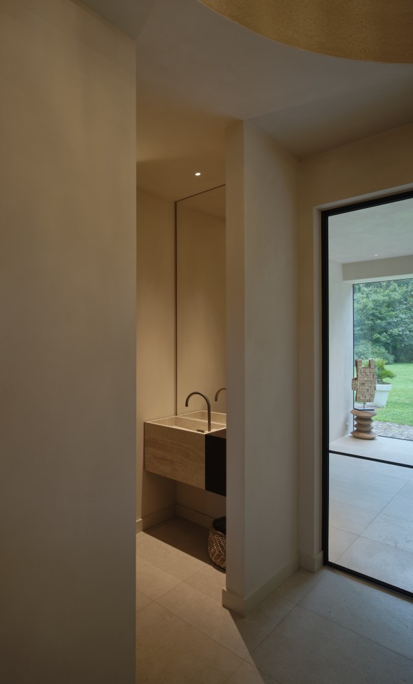 pvd-concept-projects-White line-Kapellen (9)(BE)-image-03.jpg